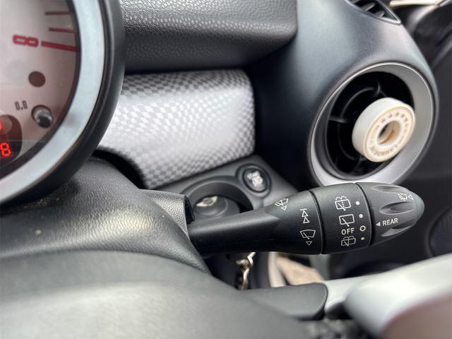 MINI クーパーS クラブマン エアコン ETC デジタルミラー ドラレコ パドルシフト 16インチアルミ PW PS レザー調シートカバー スペアキー(35枚目)
