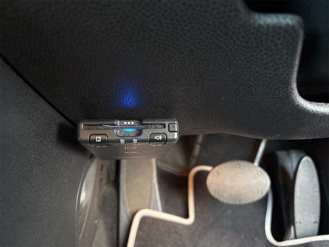 ＭＩＮＩ ５０　メイフェア　エアコン　ＥＴＣ　ＰＳ　ＰＷ　革シート　ユニオンジャック柄ルーフ　１７インチ純正アルミ　アディショナルライト付きグリル　ツートーンカラー（32枚目）