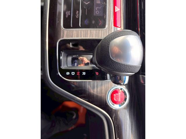 オデッセイ アブソルート　メモリーナビ　リアカメラ　フルセグ　スマートキー　ＬＥＤヘッドライト　衝突軽減ブレーキ　両側パワスラ　クルコン　Ｂｌｕｅｔｏｏｔｈ　ＵＳＢ　純正１８インチアルミ　ＥＴＣ（23枚目）