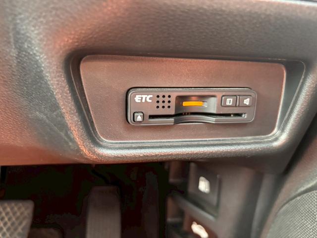 オデッセイ アブソルート　メモリーナビ　リアカメラ　フルセグ　スマートキー　ＬＥＤヘッドライト　衝突軽減ブレーキ　両側パワスラ　クルコン　Ｂｌｕｅｔｏｏｔｈ　ＵＳＢ　純正１８インチアルミ　ＥＴＣ（31枚目）
