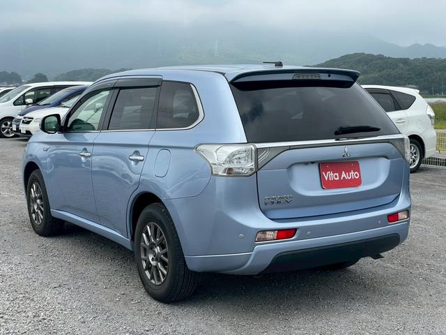 アウトランダーＰＨＥＶ Ｇプレミアムパッケージ　４ＷＤ　ＳＤナビ　リアカメラ　フルセグ　スマートキー　ＨＩＤヘッドライト　衝突軽減ブレーキ　ドラレコ　クルコン　Ｂｌｕｅｔｏｏｔｈ　ＵＳＢ　社外アルミ　ＥＴＣ（12枚目）
