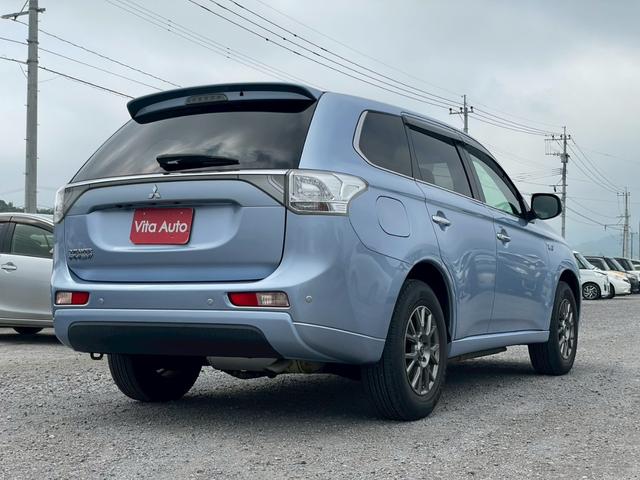 アウトランダーＰＨＥＶ Ｇプレミアムパッケージ　４ＷＤ　ＳＤナビ　リアカメラ　フルセグ　スマートキー　ＨＩＤヘッドライト　衝突軽減ブレーキ　ドラレコ　クルコン　Ｂｌｕｅｔｏｏｔｈ　ＵＳＢ　社外アルミ　ＥＴＣ（15枚目）