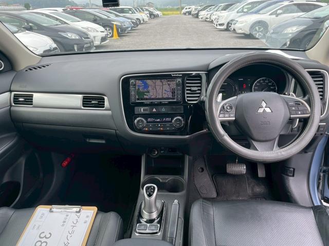 アウトランダーＰＨＥＶ Ｇプレミアムパッケージ　４ＷＤ　ＳＤナビ　リアカメラ　フルセグ　スマートキー　ＨＩＤヘッドライト　衝突軽減ブレーキ　ドラレコ　クルコン　Ｂｌｕｅｔｏｏｔｈ　ＵＳＢ　社外アルミ　ＥＴＣ（16枚目）