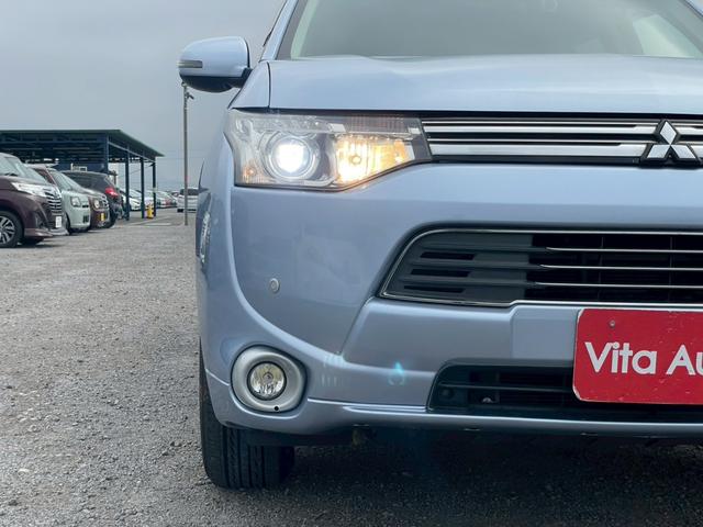 アウトランダーＰＨＥＶ Ｇプレミアムパッケージ　４ＷＤ　ＳＤナビ　リアカメラ　フルセグ　スマートキー　ＨＩＤヘッドライト　衝突軽減ブレーキ　ドラレコ　クルコン　Ｂｌｕｅｔｏｏｔｈ　ＵＳＢ　社外アルミ　ＥＴＣ（17枚目）