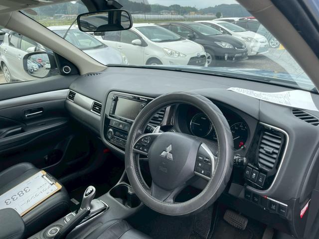 アウトランダーＰＨＥＶ Ｇプレミアムパッケージ　４ＷＤ　ＳＤナビ　リアカメラ　フルセグ　スマートキー　ＨＩＤヘッドライト　衝突軽減ブレーキ　ドラレコ　クルコン　Ｂｌｕｅｔｏｏｔｈ　ＵＳＢ　社外アルミ　ＥＴＣ（21枚目）