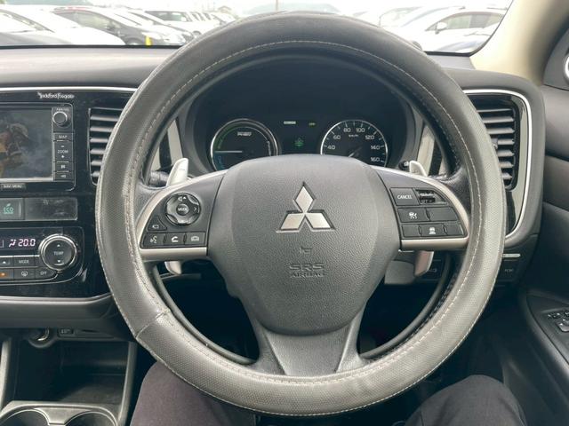 アウトランダーＰＨＥＶ Ｇプレミアムパッケージ　４ＷＤ　ＳＤナビ　リアカメラ　フルセグ　スマートキー　ＨＩＤヘッドライト　衝突軽減ブレーキ　ドラレコ　クルコン　Ｂｌｕｅｔｏｏｔｈ　ＵＳＢ　社外アルミ　ＥＴＣ（26枚目）
