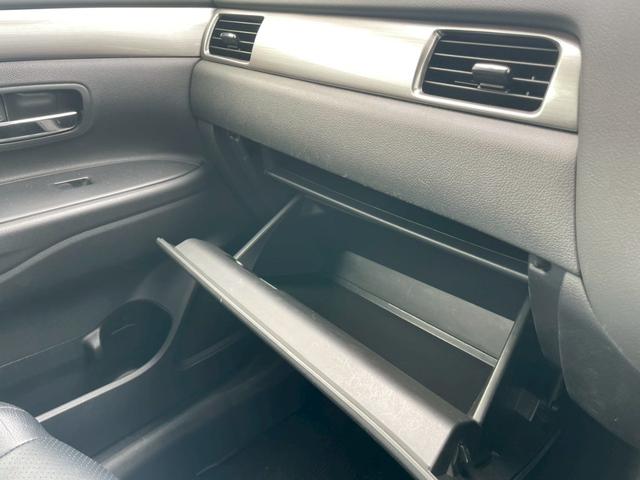 アウトランダーＰＨＥＶ Ｇプレミアムパッケージ　４ＷＤ　ＳＤナビ　リアカメラ　フルセグ　スマートキー　ＨＩＤヘッドライト　衝突軽減ブレーキ　ドラレコ　クルコン　Ｂｌｕｅｔｏｏｔｈ　ＵＳＢ　社外アルミ　ＥＴＣ（37枚目）