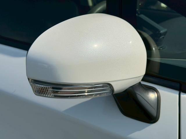 プリウス Ｓツーリングセレクション　ＨＤＤナビ　リアカメラ　フルセグ　スマートキー　ＬＥＤヘッドライト　フォグランプ　Ｂｌｕｅｔｏｏｔｈ　純正１７インチアルミ　ＥＴＣ（14枚目）
