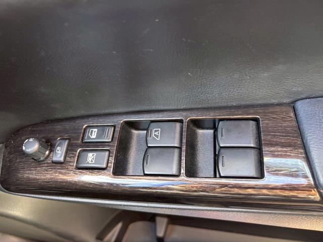 エルグランド 250ハイウェイスターアーバンクロム HDDナビ フルセグTV リアカメラ フリップダウンモニター スマートキー HIDヘッドライト 両側パワスラ 前ドラレコ Bluetooth 社外17インチアルミ ETC(29枚目)