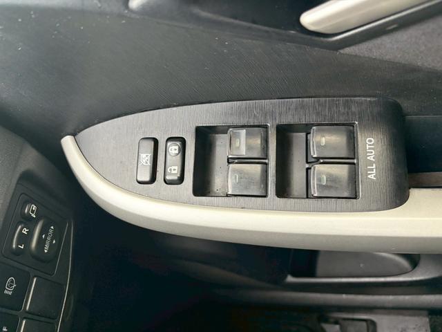 プリウス Sツーリングセレクション HDDナビ フルセグTV リアカメラ スマートキー LEDヘッドライト Bluetooth クルコン 純正17インチアルミ ETC(31枚目)