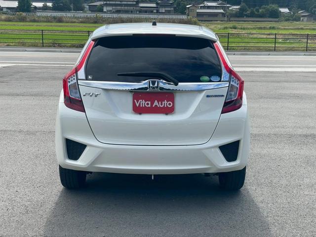 フィットハイブリッド Ｌパッケージ　メモリーナビ　フルセグＴＶ　リアカメラ　スマートキー　ＬＥＤヘッドライト　前後ドラレコ　Ｂｌｕｅｔｏｏｔｈ　クルコン　純正１５インチ鉄　ＥＴＣ（13枚目）