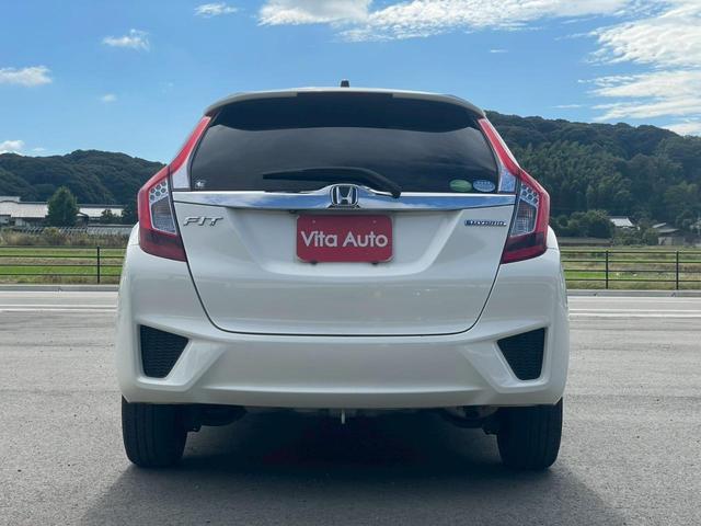 フィットハイブリッド Ｌパッケージ　メモリーナビ　フルセグＴＶ　リアカメラ　スマートキー　ＬＥＤヘッドライト　前後ドラレコ　Ｂｌｕｅｔｏｏｔｈ　クルコン　純正１５インチ鉄　ＥＴＣ（14枚目）