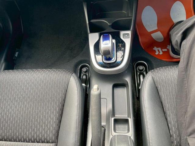 フィットハイブリッド Ｌパッケージ　メモリーナビ　フルセグＴＶ　リアカメラ　スマートキー　ＬＥＤヘッドライト　前後ドラレコ　Ｂｌｕｅｔｏｏｔｈ　クルコン　純正１５インチ鉄　ＥＴＣ（25枚目）
