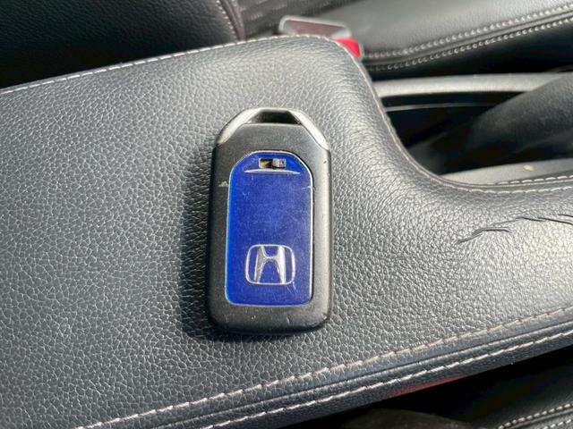 フィットハイブリッド Ｌパッケージ　メモリーナビ　フルセグＴＶ　リアカメラ　スマートキー　ＬＥＤヘッドライト　前後ドラレコ　Ｂｌｕｅｔｏｏｔｈ　クルコン　純正１５インチ鉄　ＥＴＣ（42枚目）