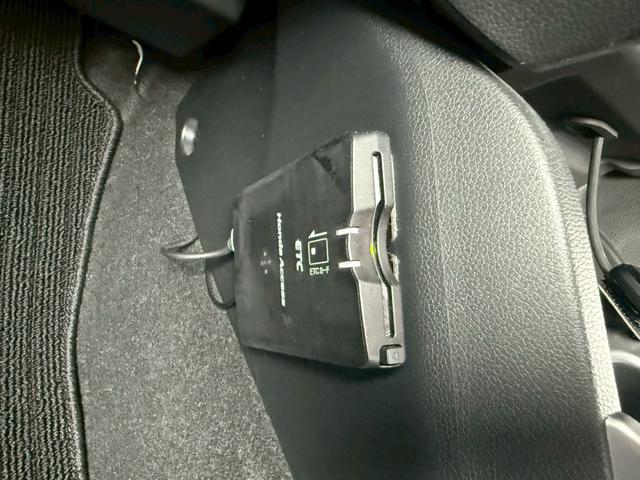 フィットハイブリッド Ｌパッケージ　メモリーナビ　ワンセグＴＶ　リアカメラ　スマートキー　ＬＥＤヘッドライト　衝突軽減ブレーキ　Ｂｌｕｅｔｏｏｔｈ　社外１５インチアルミ　ＥＴＣ（24枚目）