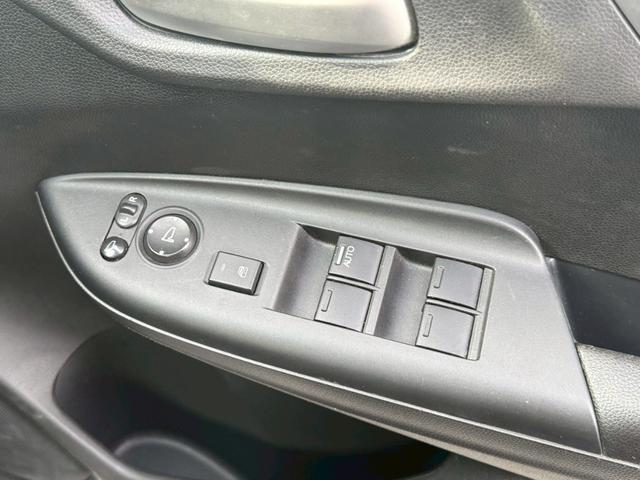 フィットハイブリッド Ｌパッケージ　メモリーナビ　ワンセグＴＶ　リアカメラ　スマートキー　ＬＥＤヘッドライト　衝突軽減ブレーキ　Ｂｌｕｅｔｏｏｔｈ　社外１５インチアルミ　ＥＴＣ（29枚目）