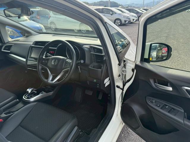 フィットハイブリッド Ｌパッケージ　メモリーナビ　ワンセグＴＶ　リアカメラ　スマートキー　ＬＥＤヘッドライト　衝突軽減ブレーキ　Ｂｌｕｅｔｏｏｔｈ　社外１５インチアルミ　ＥＴＣ（36枚目）