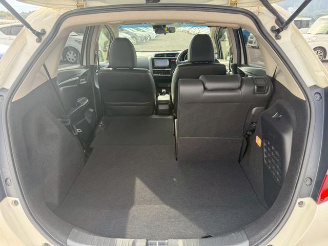 フィットハイブリッド Ｌパッケージ　メモリーナビ　ワンセグＴＶ　リアカメラ　スマートキー　ＬＥＤヘッドライト　衝突軽減ブレーキ　Ｂｌｕｅｔｏｏｔｈ　社外１５インチアルミ　ＥＴＣ（42枚目）