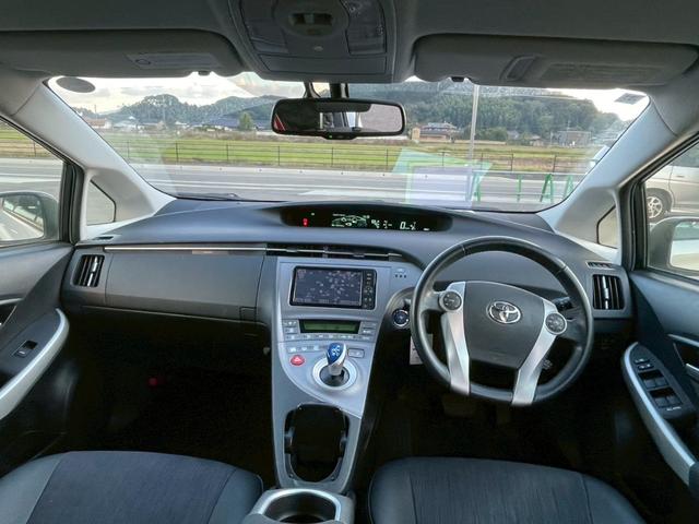 プリウス Ｇツーリングセレクション　ＳＤナビ　フルセグＴＶ　スマートキー　ＬＥＤヘッドライト　Ｂｌｕｅｔｏｏｔｈ　クルーズコントロール　純正１７インチアルミ　ＥＴＣ（18枚目）