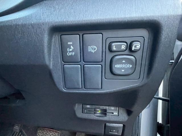 プリウス Ｇツーリングセレクション　ＳＤナビ　フルセグＴＶ　スマートキー　ＬＥＤヘッドライト　Ｂｌｕｅｔｏｏｔｈ　クルーズコントロール　純正１７インチアルミ　ＥＴＣ（33枚目）