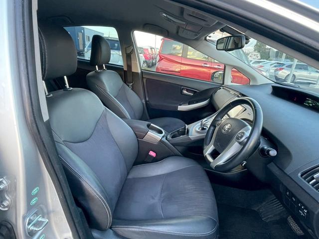 プリウス Ｇツーリングセレクション　ＳＤナビ　フルセグＴＶ　スマートキー　ＬＥＤヘッドライト　Ｂｌｕｅｔｏｏｔｈ　クルーズコントロール　純正１７インチアルミ　ＥＴＣ（40枚目）