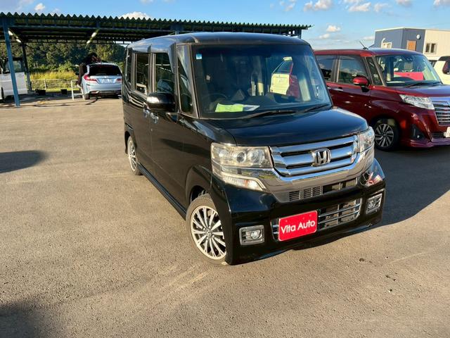 Ｎ－ＢＯＸカスタム Ｇ・ターボＬパッケージ　メモリーナビ　フルセグＴＶ　リアカメラ　スマートキー　ＨＩＤヘッドライト　衝突軽減ブレーキ　両側パワスラ　Ｂｌｕｅｔｏｏｔｈ　クルコン　純正１５インチアルミ　ＥＴＣ（2枚目）