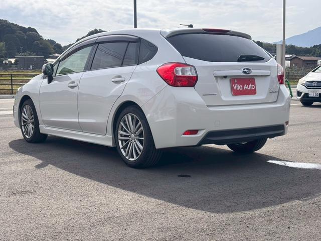 インプレッサスポーツ ２．０ｉ－Ｓアイサイト　４ＷＤ　ＳＤナビ　フルセグＴＶ　リアカメラ　スマートキー　ＨＩＤヘッドライト　衝突軽減ブレーキ　前ドラレコ　Ｂｌｕｅｔｏｏｔｈ　ＡＣＣ　純正１７インチアルミ　ＥＴＣ（9枚目）