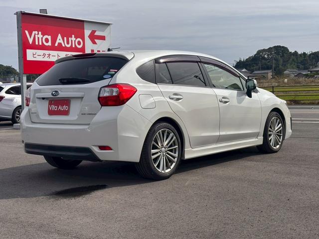 インプレッサスポーツ ２．０ｉ－Ｓアイサイト　４ＷＤ　ＳＤナビ　フルセグＴＶ　リアカメラ　スマートキー　ＨＩＤヘッドライト　衝突軽減ブレーキ　前ドラレコ　Ｂｌｕｅｔｏｏｔｈ　ＡＣＣ　純正１７インチアルミ　ＥＴＣ（13枚目）