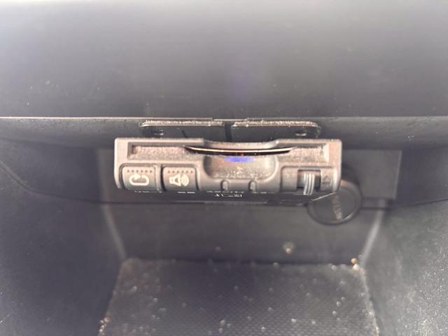 インプレッサスポーツ ２．０ｉ－Ｓアイサイト　４ＷＤ　ＳＤナビ　フルセグＴＶ　リアカメラ　スマートキー　ＨＩＤヘッドライト　衝突軽減ブレーキ　前ドラレコ　Ｂｌｕｅｔｏｏｔｈ　ＡＣＣ　純正１７インチアルミ　ＥＴＣ（31枚目）