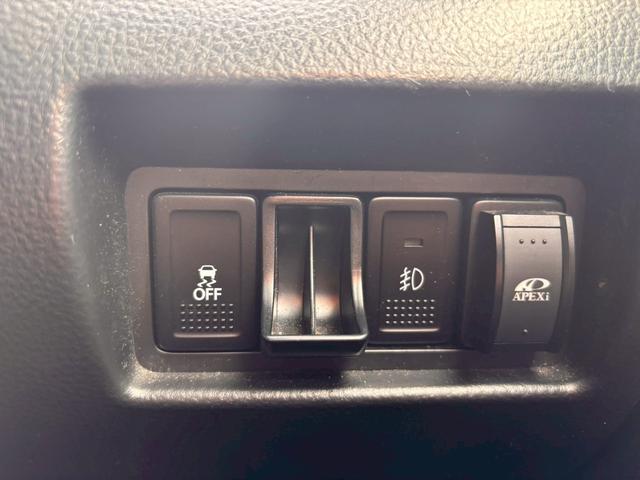 スイフトスポーツ ベースグレード　６速マニュアル　ＨＤＤナビ　フルセグＴＶ　スマートキー　ＨＩＤヘッドライト　Ｂｌｕｅｔｏｏｔｈ　クルコン　純正１７インチアルミ　ＥＴＣ（30枚目）