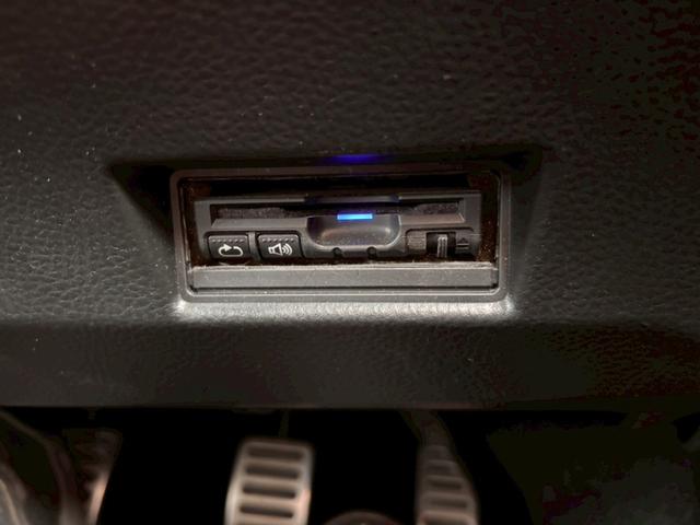 スイフトスポーツ ベースグレード　６速マニュアル　ＨＤＤナビ　フルセグＴＶ　スマートキー　ＨＩＤヘッドライト　Ｂｌｕｅｔｏｏｔｈ　クルコン　純正１７インチアルミ　ＥＴＣ（31枚目）