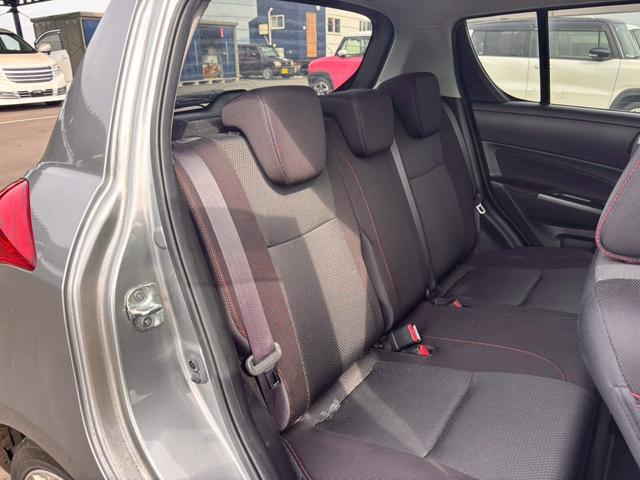 スイフトスポーツ ベースグレード　６速マニュアル　ＨＤＤナビ　フルセグＴＶ　スマートキー　ＨＩＤヘッドライト　Ｂｌｕｅｔｏｏｔｈ　クルコン　純正１７インチアルミ　ＥＴＣ（35枚目）