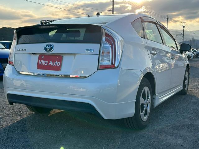 プリウス Ｓ　メモリーナビ　ワンセグＴＶ　リアカメラ　スマートキー　ＨＩＤヘッドライト　前後ドラレコ　Ｂｌｕｅｔｏｏｔｈ　純正１５インチアルミ　ＥＴＣ（13枚目）