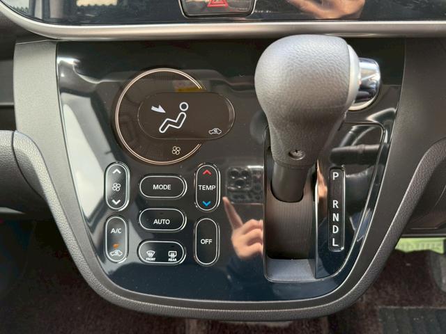 デイズルークス ハイウェイスター　Ｘ　Ｇパッケージ　アラウンドビューモニター　スマートキー　ＨＩＤヘッドライト　衝突軽減ブレーキ　両側パワースライドドア　純正１５インチアルミ（20枚目）