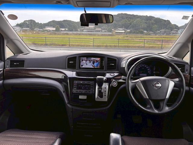 エルグランド ２５０ハイウェイスターアーバンクロム　ＳＤナビ　フルセグＴＶ　リアカメラ　スマートキー　ＨＩＤヘッドライト　両側パワスラ　前後ドラレコ　Ｂｌｕｅｔｏｏｔｈ　純正１８インチアルミ　ＥＴＣ（17枚目）