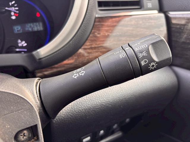 エルグランド ２５０ハイウェイスターアーバンクロム　ＳＤナビ　フルセグＴＶ　リアカメラ　スマートキー　ＨＩＤヘッドライト　両側パワスラ　前後ドラレコ　Ｂｌｕｅｔｏｏｔｈ　純正１８インチアルミ　ＥＴＣ（25枚目）