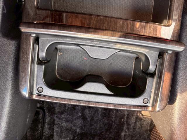 エルグランド ２５０ハイウェイスターアーバンクロム　ＳＤナビ　フルセグＴＶ　リアカメラ　スマートキー　ＨＩＤヘッドライト　両側パワスラ　前後ドラレコ　Ｂｌｕｅｔｏｏｔｈ　純正１８インチアルミ　ＥＴＣ（41枚目）