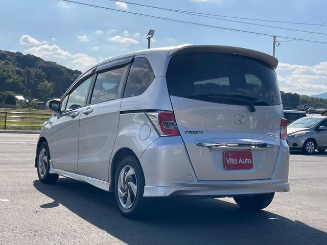 フリードハイブリッド ジャストセレクション メモリーナビ ワンセグTV リアカメラ スマートキー HIDヘッドライト 両側パワスラ Bluetooth クルコン 純正15インチ鉄 ETC(8枚目)