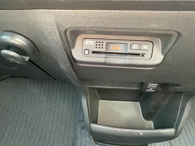 フリードハイブリッド ジャストセレクション メモリーナビ ワンセグTV リアカメラ スマートキー HIDヘッドライト 両側パワスラ Bluetooth クルコン 純正15インチ鉄 ETC(22枚目)