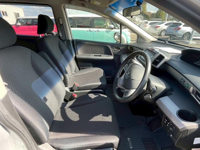 フリードハイブリッド ジャストセレクション メモリーナビ ワンセグTV リアカメラ スマートキー HIDヘッドライト 両側パワスラ Bluetooth クルコン 純正15インチ鉄 ETC(32枚目)