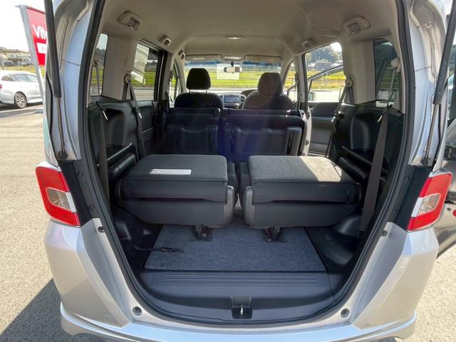 フリードハイブリッド ジャストセレクション メモリーナビ ワンセグTV リアカメラ スマートキー HIDヘッドライト 両側パワスラ Bluetooth クルコン 純正15インチ鉄 ETC(42枚目)