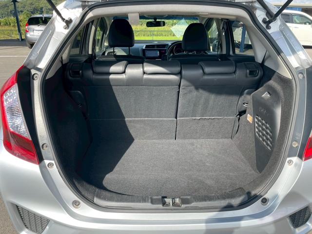 フィットハイブリッド Ｌパッケージ　メモリーナビ　ワンセグＴＶ　リアカメラ　スマートキー　ＬＥＤヘッドライト　Ｂｌｕｅｔｏｏｔｈ　クルコン　社外１５インチアルミ　ＥＴＣ（44枚目）