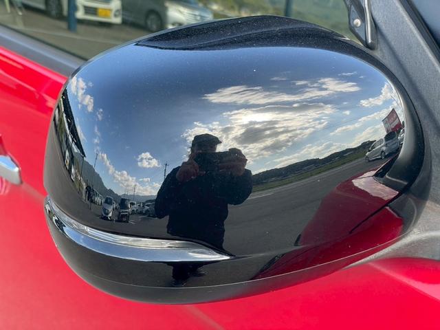 Ｎ－ＯＮＥ プレミアム　ツアラー・Ｌパッケージ　ＳＤナビ　フルセグＴＶ　スマートキー　ＨＩＤヘッドライト　Ｂｌｕｅｔｏｏｔｈ　クルコン　純正１５インチアルミ　ＥＴＣ（15枚目）