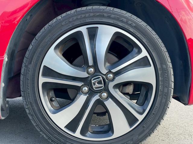 Ｎ－ＯＮＥ プレミアム　ツアラー・Ｌパッケージ　ＳＤナビ　フルセグＴＶ　スマートキー　ＨＩＤヘッドライト　Ｂｌｕｅｔｏｏｔｈ　クルコン　純正１５インチアルミ　ＥＴＣ（16枚目）