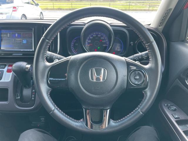 Ｎ－ＯＮＥ プレミアム　ツアラー・Ｌパッケージ　ＳＤナビ　フルセグＴＶ　スマートキー　ＨＩＤヘッドライト　Ｂｌｕｅｔｏｏｔｈ　クルコン　純正１５インチアルミ　ＥＴＣ（19枚目）