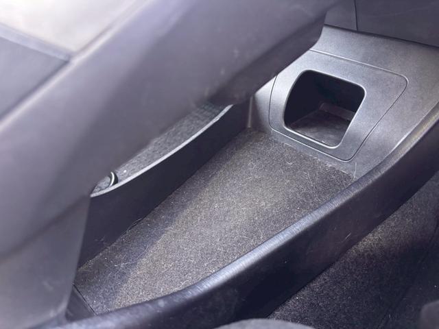 プリウス Ｓ　メモリーナビ　ワンセグＴＶ　リアカメラ　スマートキー　ＨＩＤヘッドライト　Ｂｌｕｅｔｏｏｔｈ　純正１５インチアルミ　ＥＴＣ（39枚目）