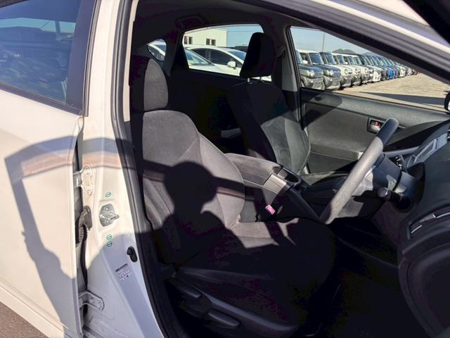 プリウス Ｓ　メモリーナビ　ワンセグＴＶ　リアカメラ　スマートキー　ＨＩＤヘッドライト　Ｂｌｕｅｔｏｏｔｈ　純正１５インチアルミ　ＥＴＣ（40枚目）