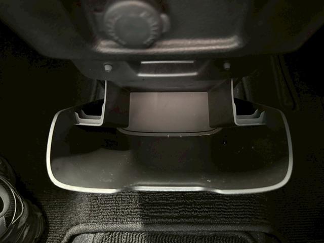 デリカD:2 カスタムハイブリッドSV 全方位カメラパッケージ メモリーナビ フルセグTV 全方位カメラ スマートキー LEDヘッドライト 衝突軽減ブレーキ 両側パワスラ シートヒーター Bluetooth ACC 純正15インチアルミ ETC(34枚目)