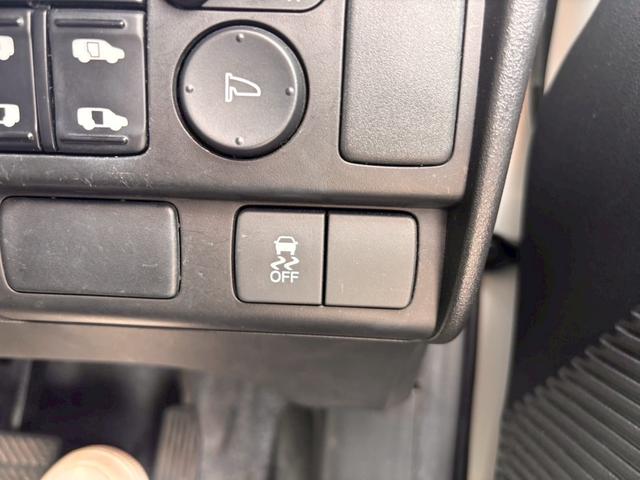 フリードハイブリッド ジャストセレクション メモリーナビ フルセグTV リアカメラ フリップダウンモニター スマートキー HIDヘッドライト 両側パワスラ Bluetooth クルコン 社外15インチアルミ ETC(34枚目)