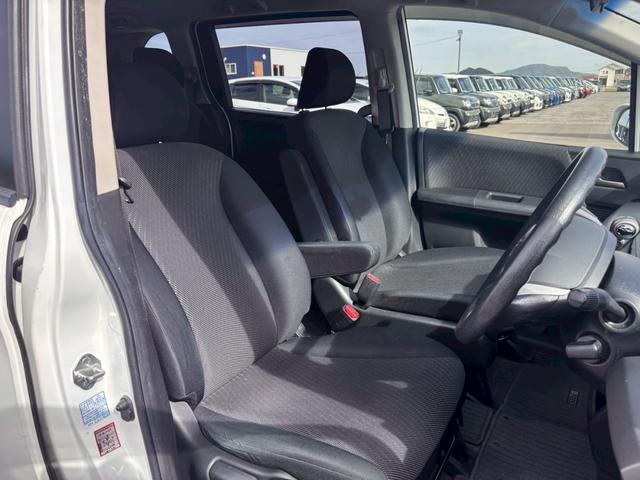 フリードハイブリッド ジャストセレクション メモリーナビ フルセグTV リアカメラ フリップダウンモニター スマートキー HIDヘッドライト 両側パワスラ Bluetooth クルコン 社外15インチアルミ ETC(40枚目)